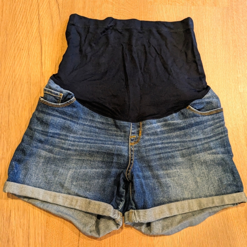 Liz Lange Maternity Shorts